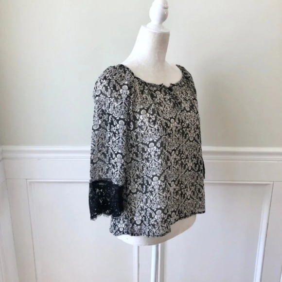 Crescent Stitch Fix Printed Blouse w Lace NWT S - Picture 8 of 8